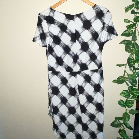 High low dress - Picture 2 of 2